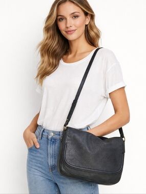 Fossil Black Pebbled leather xbody shoulder‎ bag
